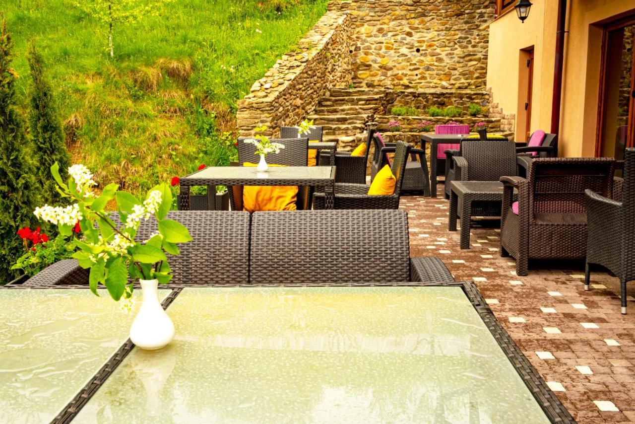 Купецький Двір Mizhhirya (Transcarpathia) Exterior foto