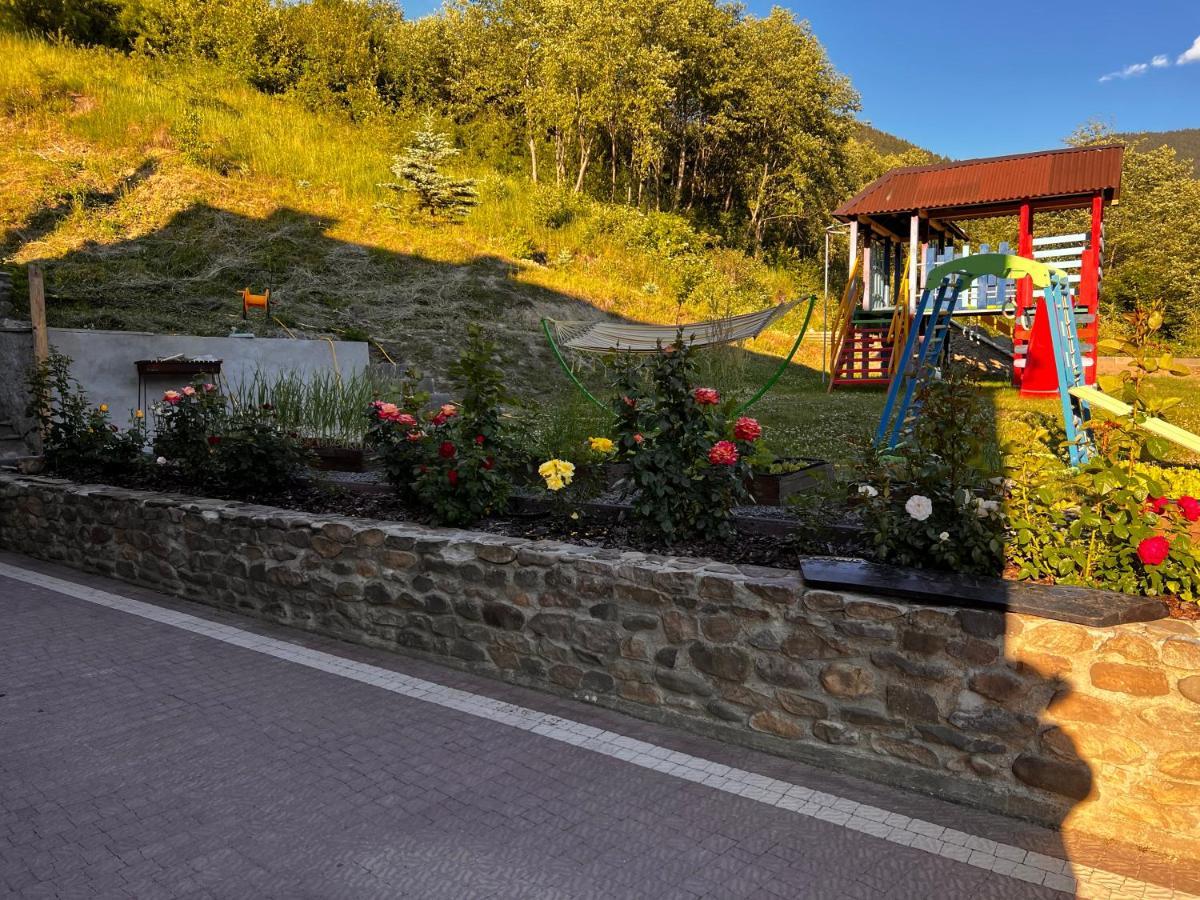 Купецький Двір Mizhhirya (Transcarpathia) Exterior foto